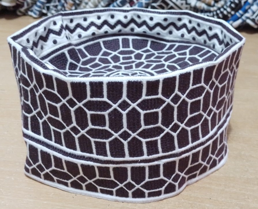 Omani Headwear for Daily and Religious Use