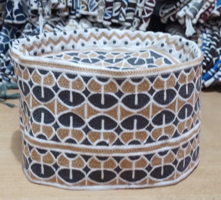 Soft and Durable Omani Caps in Bulk