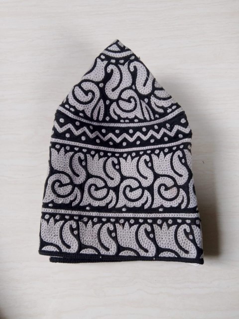 Omnai Barkati Muslim Caps Bulk ,Durable Block Fabric Supply
