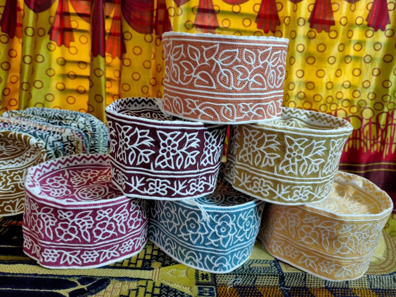 Omani Computer Embroidery Topi, Elegant Kumma for Men