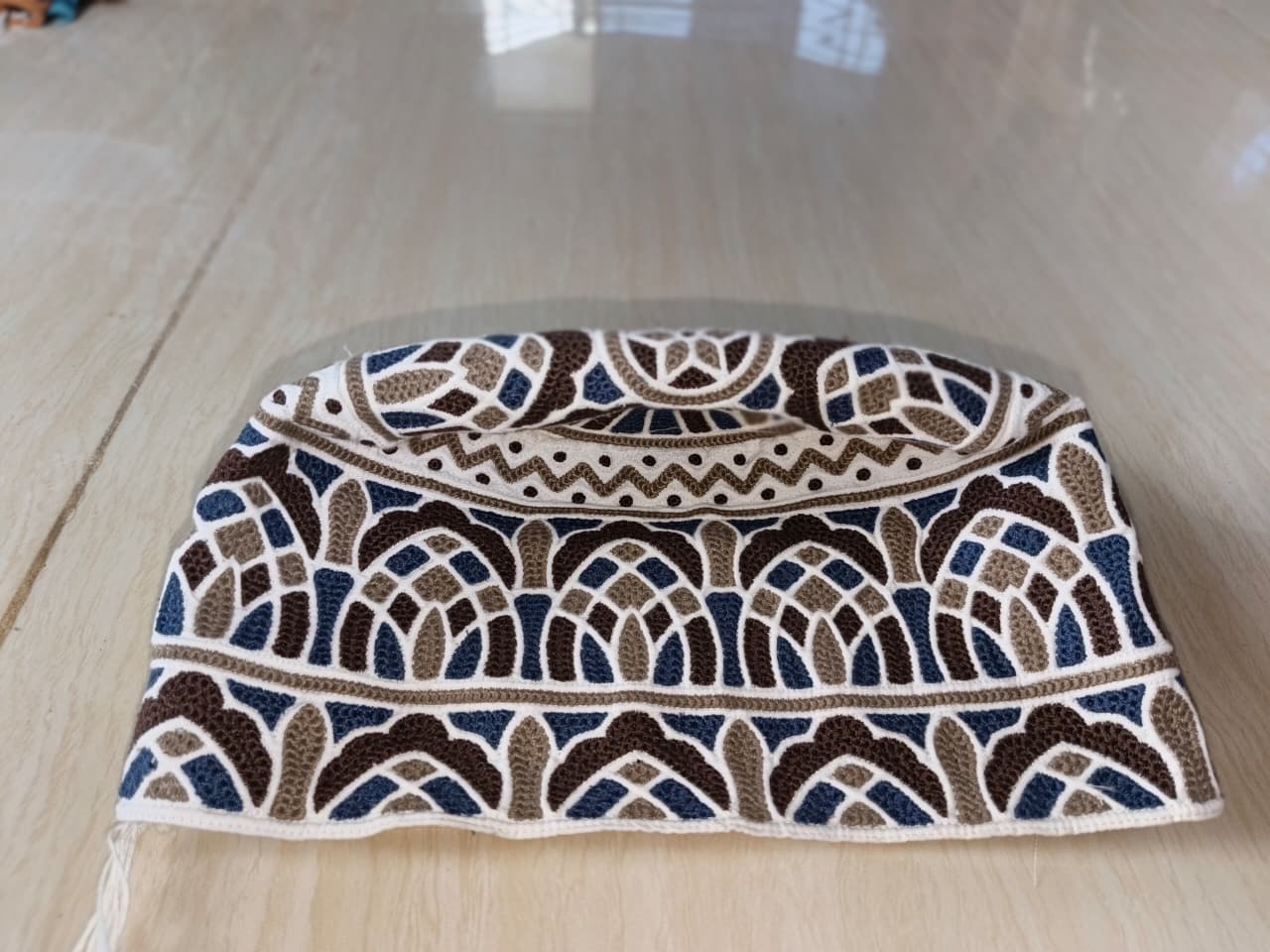 White Omani Caps for Wholesale Business