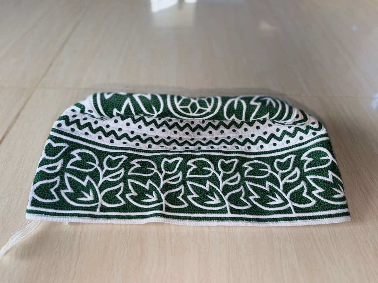 Luxury White Omani Kuma Cap for Wholesale Buyers