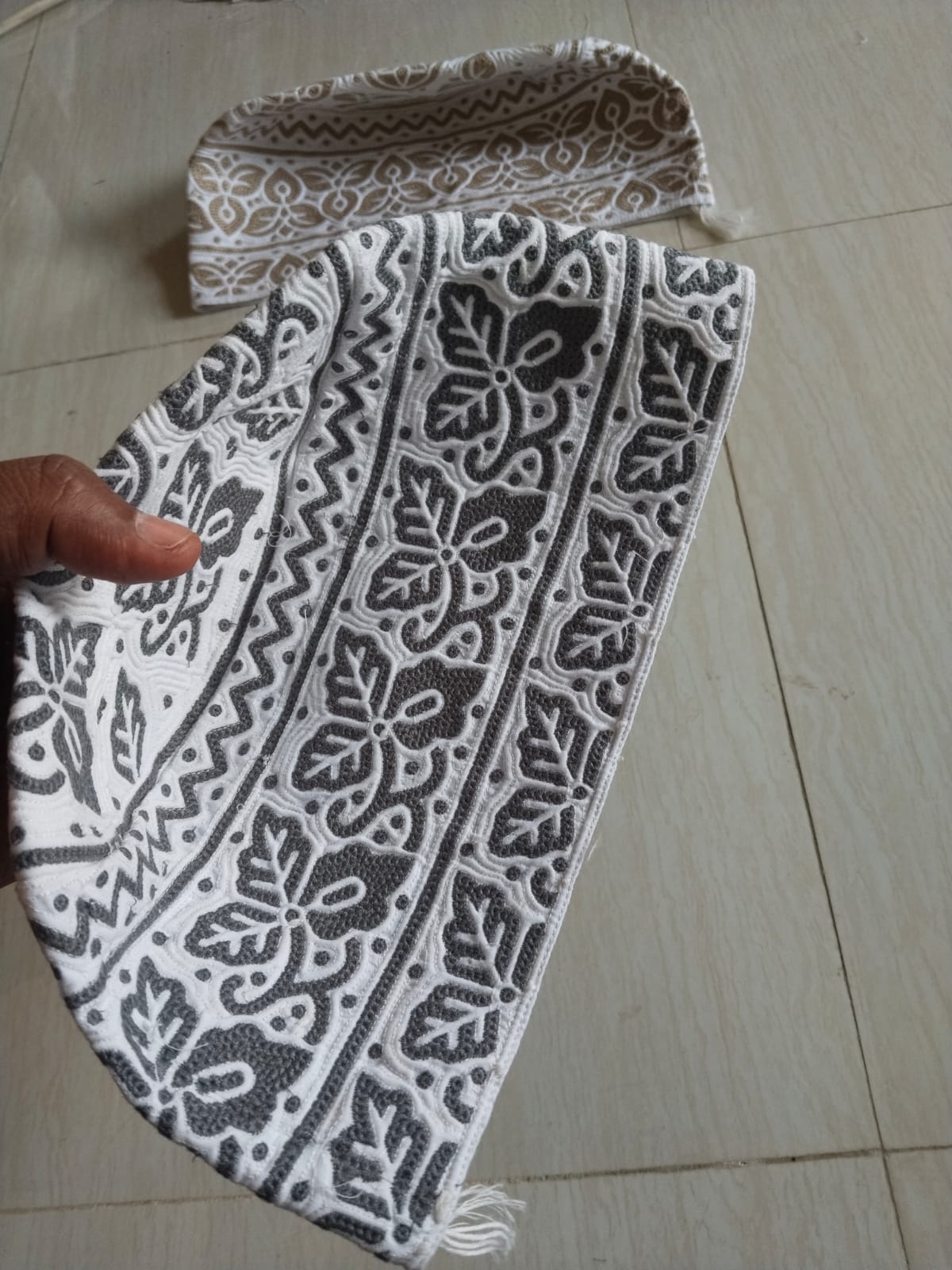 Premium White Omani Cap with Intricate Computer Embroidery